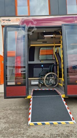 حافلة صغيرة MERCEDES-BENZ Sprinter 517 Heckniederflur Vorlauffahrzeug