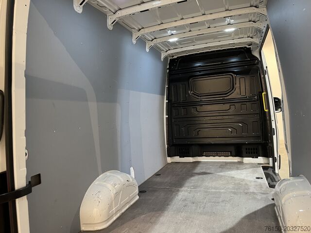 Furgão de caixa Volkswagen Crafter 35 2.0 TDI L3H3 140 PK Automaat / Euro ...