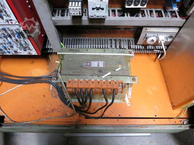 Frēzmašīnas ar gultni - Universal KEKEISEN UBF 2000