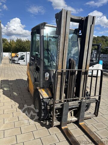এলপিজি ফর্কলিফটস Jungheinrich TFG425s Triplex Motorölverbrauch zu hoch