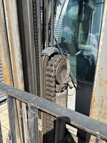 এলপিজি ফর্কলিফটস Jungheinrich TFG425s Triplex Motorölverbrauch zu hoch