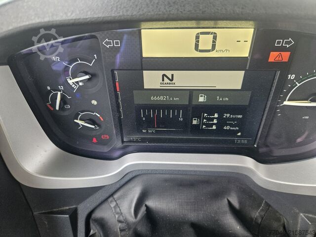 Tractora standard Renault T480