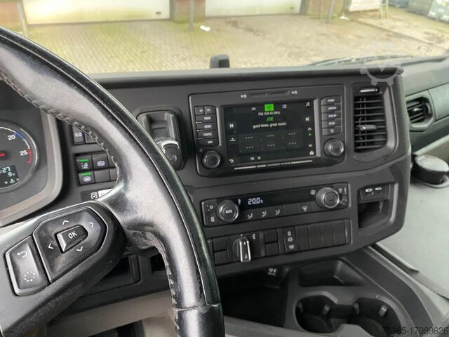 Horse transportation Scania R450 Horse/paarden truck Full air