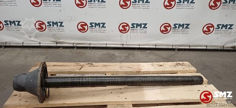 Del av chassi Scania Occ steekas met aandrijfasflens Scania