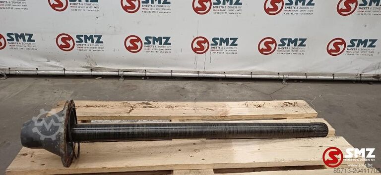 Del av chassi Scania Occ steekas met aandrijfasflens Scania