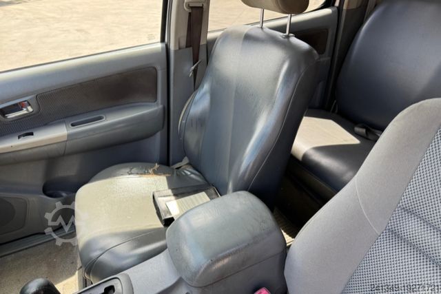 Фургон TOYOTA Hilux 3.0D 4WD