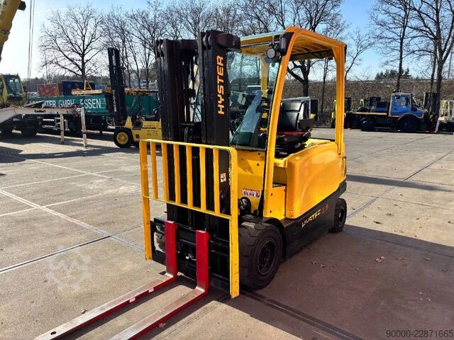 Empilhador Hyster J2.5 XN 2500kg E- heftruck triplo