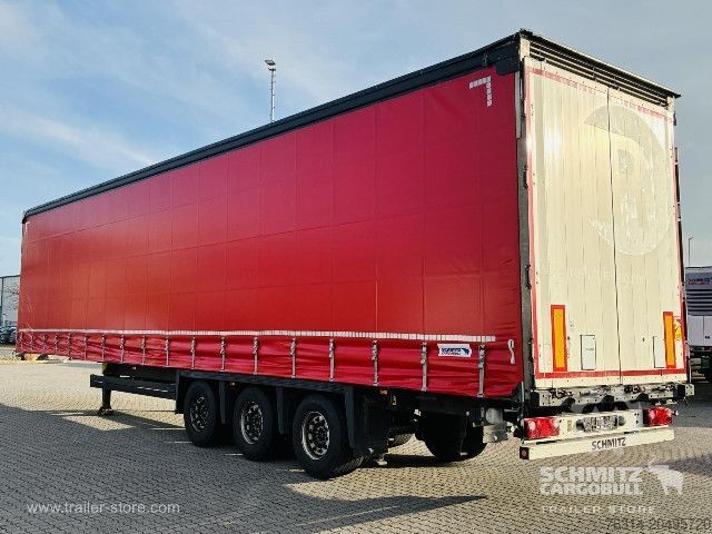 Auflieger mit Pritsche & Plane Schmitz Cargobull Curtainsider Mega Getränke