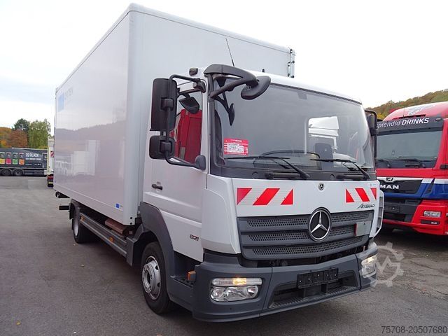 רכב קופסא MERCEDES-BENZ 821 Atego*5,9m*LBW*Klima*B/L*3 Sitze*Original km