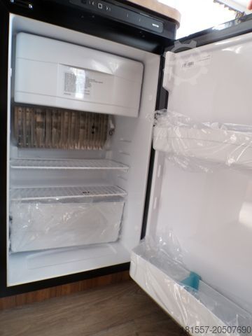 קרוואן HYMER/ERIBA Eriba Touring 530 1.500 Kg, Legend-White Silver