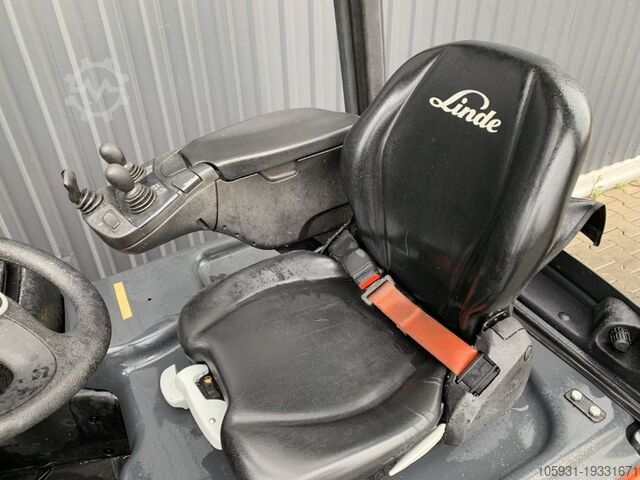 Carretilla eléctrica de 3 ruedas Linde E14-02