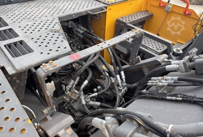 Crawler excavator Volvo EC 750 EL