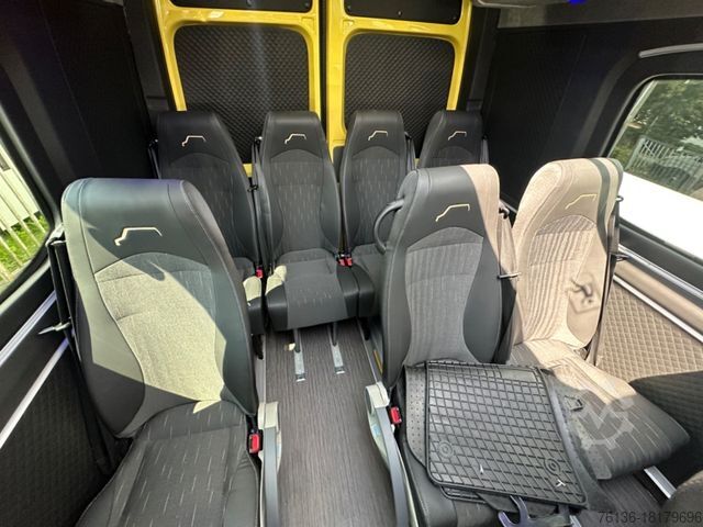 مینی‌بوس VOLKSWAGEN Crafter 21+3 Bus  Klima Heizung Linie Schulbus