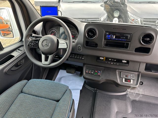 Bybus MERCEDES-BENZ Sprinter 15+27 Linienbus Niederflur Rollstuhl