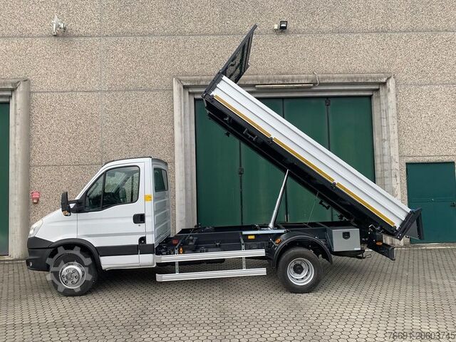 Transporter mit Kipper Iveco Daily 60C150 Ribaltabile - Patente C -