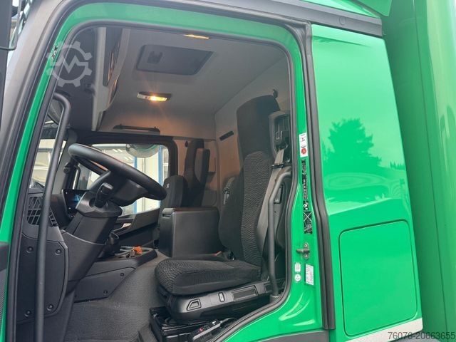 LKW mit Kofferaufbau MERCEDES-BENZ 1824 L Koffer 7.2 Seitentür LBW 2t Kamera