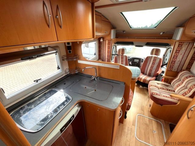 Caravana semiintegrada FRANKIA T 6800 BD - Festbett - Klima - Solar -