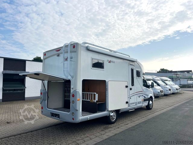 Caravana semiintegrada FRANKIA T 6800 BD - Festbett - Klima - Solar -