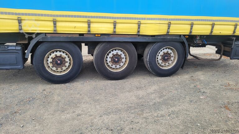 กึ่งพ่วงเปิดพร้อมผ้าใบคลุม Kögel Standard Portaltüren Edscha Liftachse