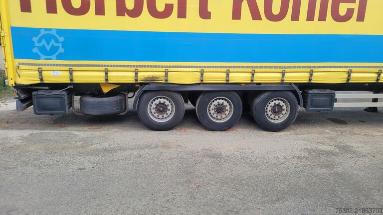 กึ่งพ่วงเปิดพร้อมผ้าใบคลุม Kögel Standard Portaltüren Edscha Liftachse