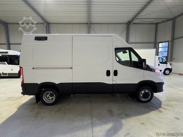 Furgão de teto alto IVECO Daily 50C18 Kastenwagen *Navi*Ahk**
