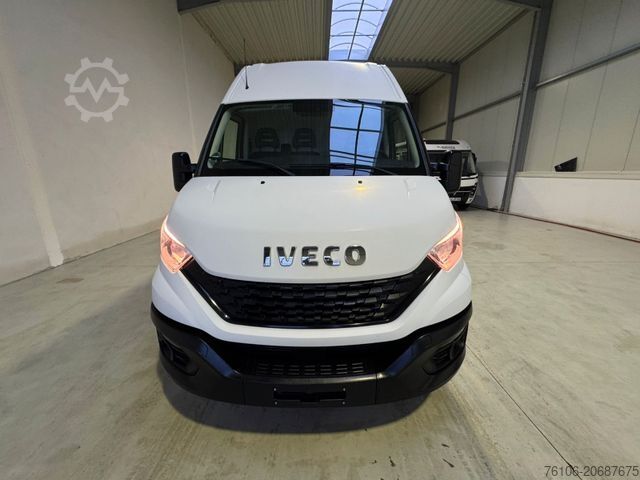 Furgão de teto alto IVECO Daily 50C18 Kastenwagen *Navi*Ahk**