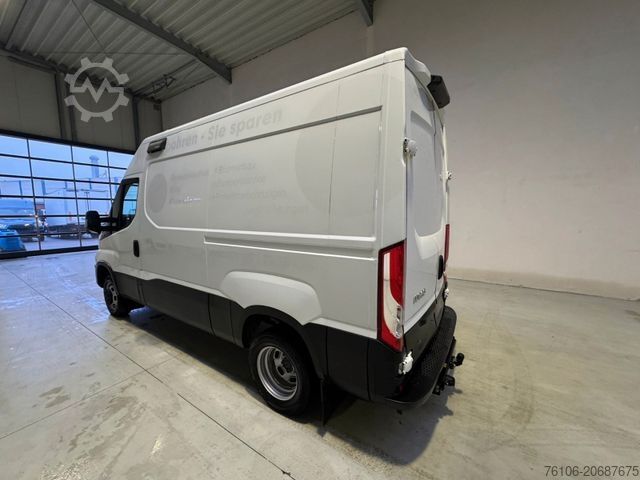 Furgão de teto alto IVECO Daily 50C18 Kastenwagen *Navi*Ahk**