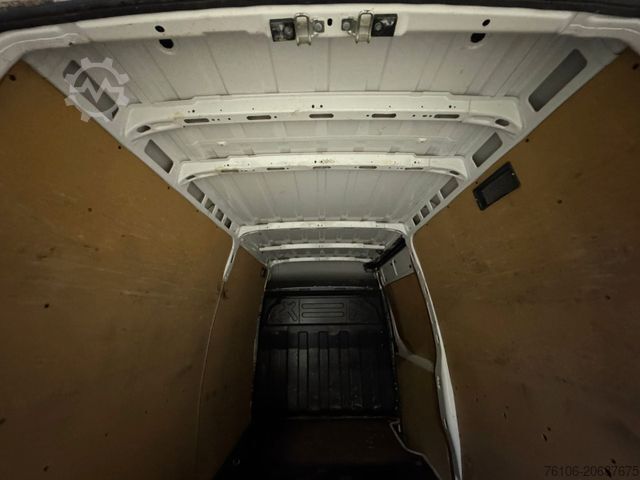 Furgão de teto alto IVECO Daily 50C18 Kastenwagen *Navi*Ahk**