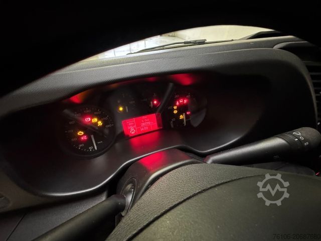 Curtain sider van IVECO Daily 72C18 Pritsche Plane *Ahk*Kamera*Navi*