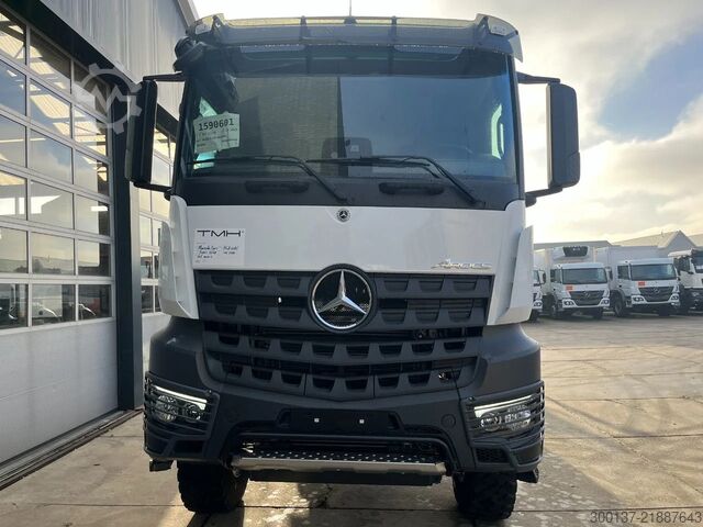 แชสซีพร้อมห้องโดยสารคนขับ Mercedes-Benz Arocs 3340 A 6x6 Chassis Cabin