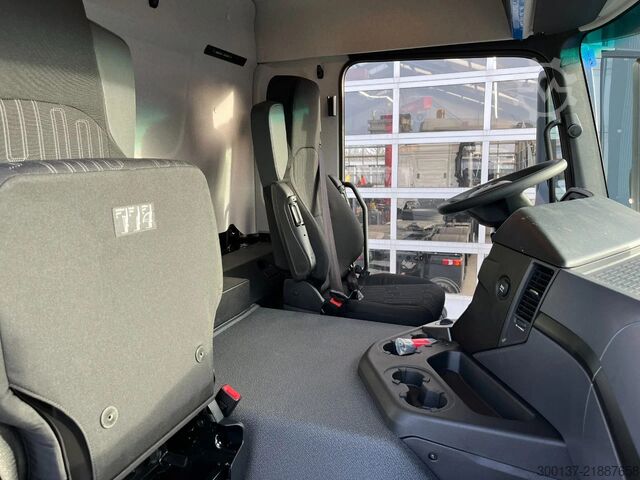 แผน Mercedes-Benz Arocs 3340 A 6x6 Cargo Truck
