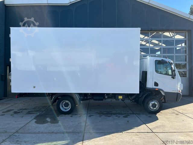 กระเป๋าเดินทาง Mercedes-Benz Accelo 915 4x2 Closed Cargo Truck