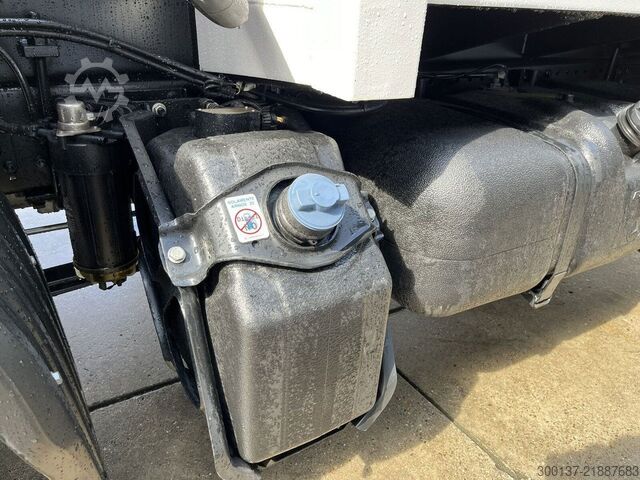 รถเก็บขยะ Mercedes-Benz Accelo 815  Accelo 815 4x2 Garbage Compactor