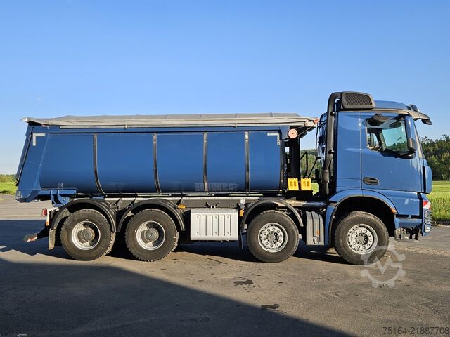 Sklápač Mercedes-Benz Arocs 3251