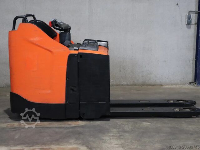 Carretilla de baja elevación BT LPE200