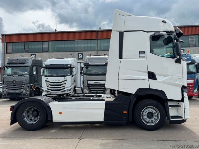 Standard SZM RENAULT T 520 HIGH * RETARDER * STANDKLIMA * GEPFLEGT *