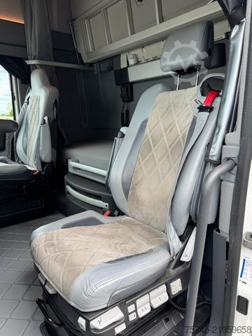 Standard SZM RENAULT T 520 HIGH * RETARDER * STANDKLIMA * GEPFLEGT *
