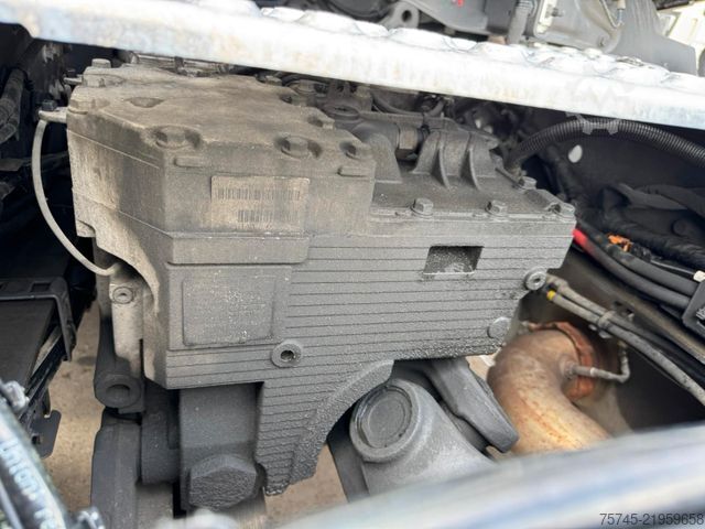 Standard SZM RENAULT T 520 HIGH * RETARDER * STANDKLIMA * GEPFLEGT *