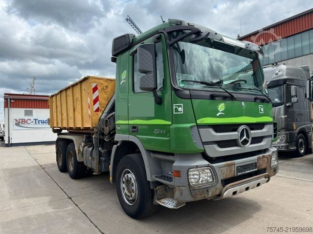 Āķa konteineru automašīna MERCEDES-BENZ ACTROS 2644 * 6 X 4 * HIAB KRAN 10 M * B&B *EPS