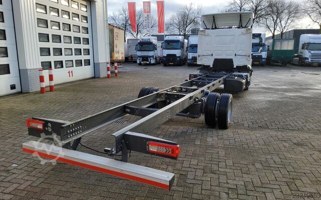 ルノー D240 P 4×2 低床シャシー 12トン｜ホイールベース5.60 m｜Euro 6 Renault D240 P 4x2 CHASSIS LOW 12 TON - WIELBASIS 5.60 ...