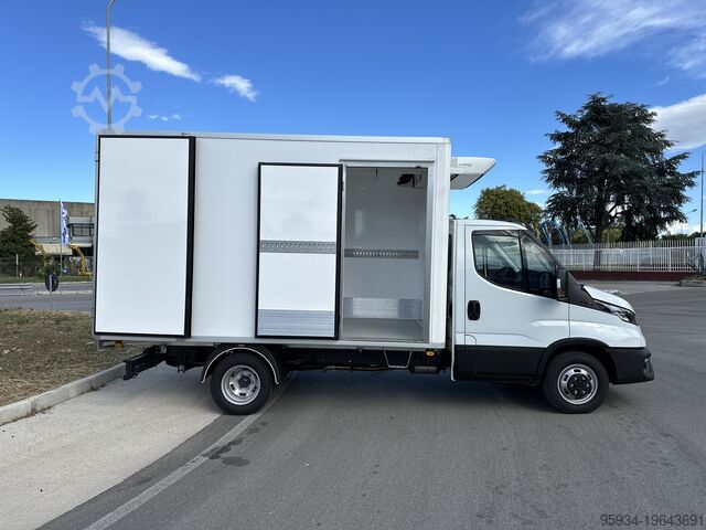 Izotermisches Kühlfahrzeugisotherme Kühltransporter Iveco DAILY 35-180 Model year 2024