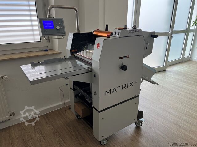Máy ép plastic Vivid Matrix MX370P