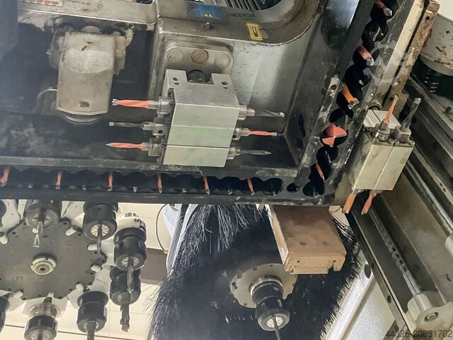 Centri di lavoro con consolle BIESSE ROVER C 6.40