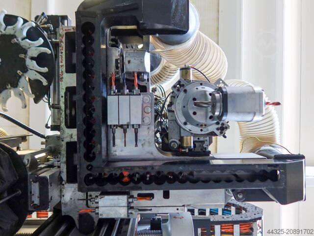 Centros de mecanizado con consola BIESSE ROVER C 6.40