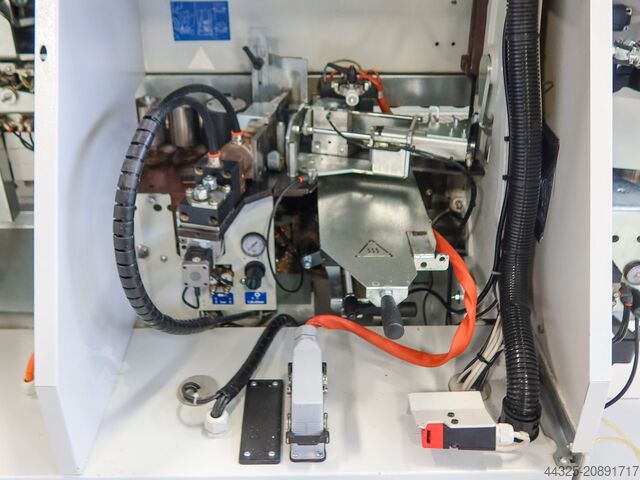 Einseitige Kantenanleimmaschine BIESSE AKRON 1330