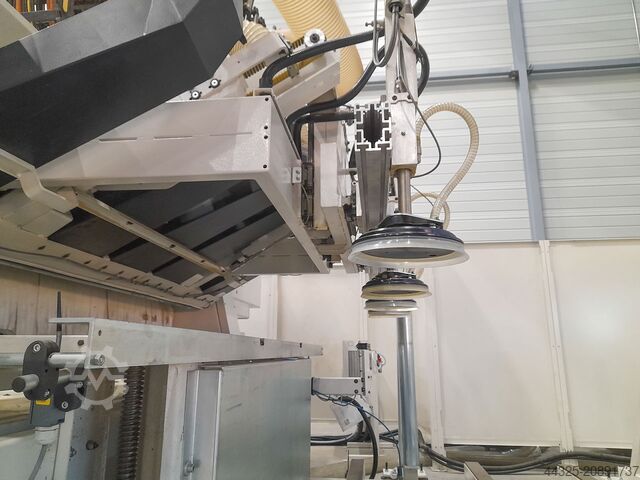 Pusat permesinan dengan meja bersarang SCM ACCORD 40