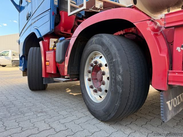 Camión cisterna de vacío VOLVO FH 420 8x2 Silo Spitzer 2Kammer