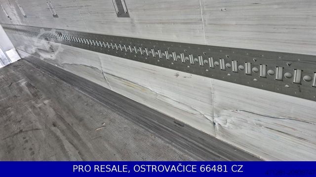 冷蔵セミトレーラー KRONE COOL SD VECTOR 1950 +MULTITEMP + TWAND + BLUMEN