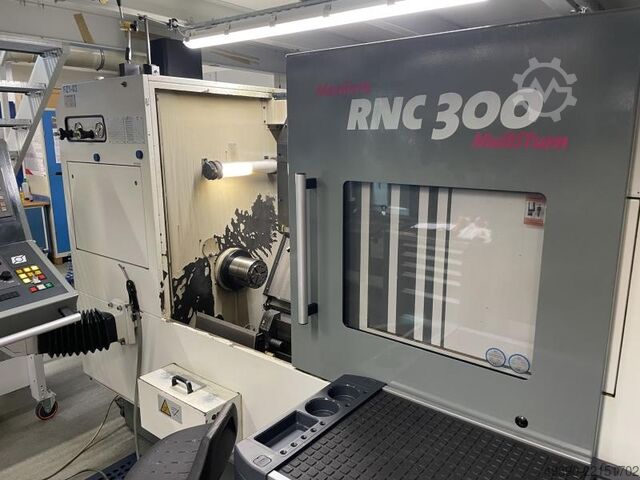 CNC sústruh s poháňanými nástrojmi a osou Y; CNC riadenie FANUC Series 18i-TB, obrábacie centrum (BA MONFORTS RNC 300 MultiTurn