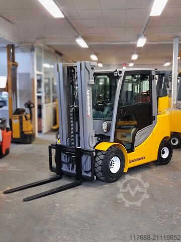 液化石油气前置式装载机 Jungheinrich TFG 425s - Service Neu - VW Motor - Garantie